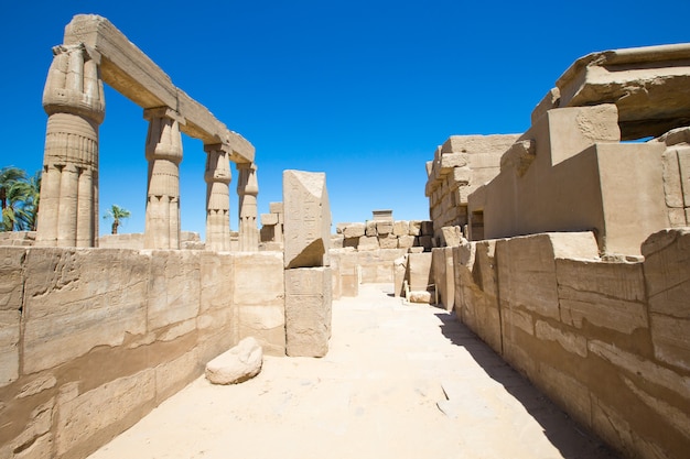 Oude ruïnes van tempel Karnak in Egypte