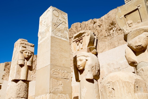 Oude ruïnes van tempel Karnak in Egypte