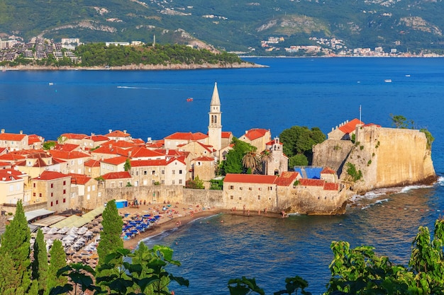 Foto oude stad van budva luchtbeeld montenegro