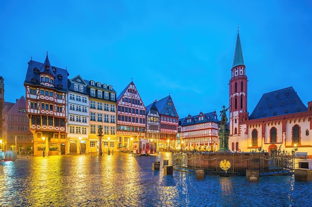 Oude stadsplein Romerberg in het centrum van Frankfurt Duitsland