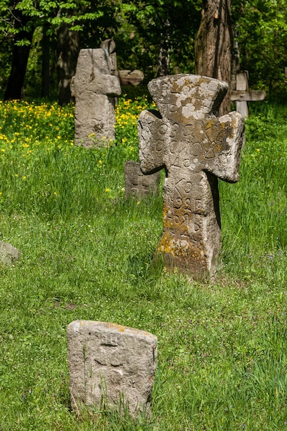 Oude stenen kruisen