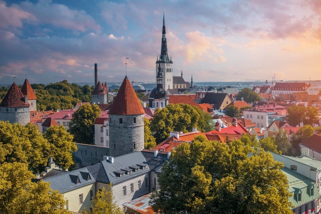 Oude straten van het stadscentrum van Tallinn