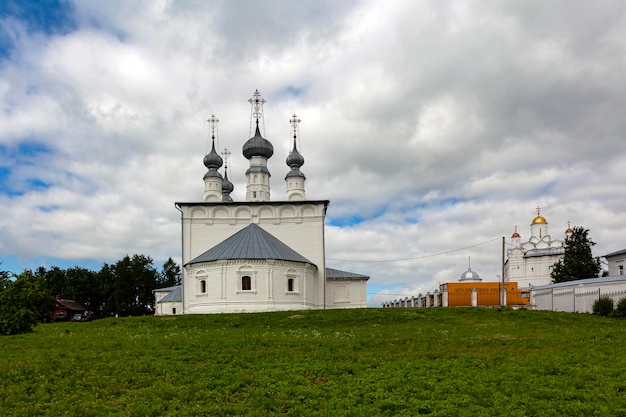 Oude tempels en kloosters van de stad Suzdal, Rusland