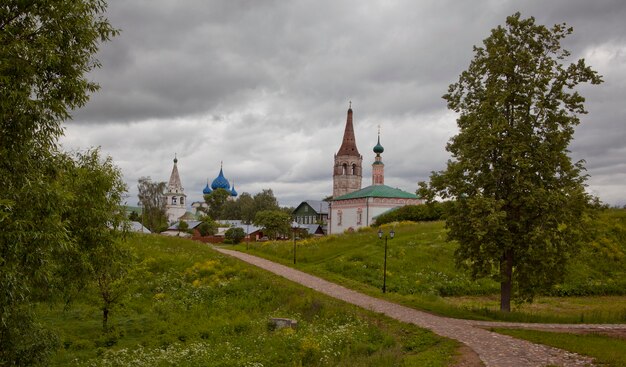 Oude tempels en kloosters van de stad Suzdal, Rusland