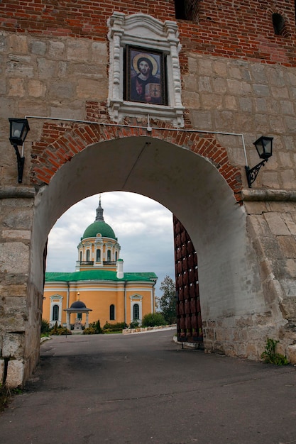 Oude tempels en kloosters van de stad Zaraysk, Rusland