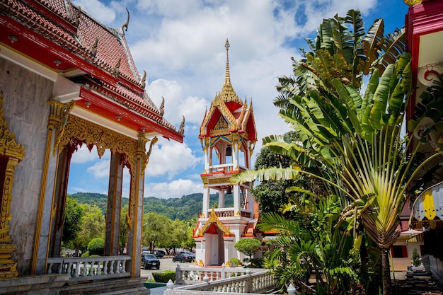 Oude traditionele boeddhistische tempel in thailand