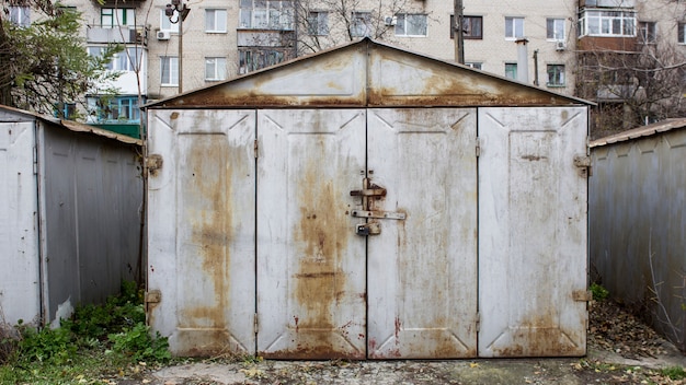 Oude verlaten garages