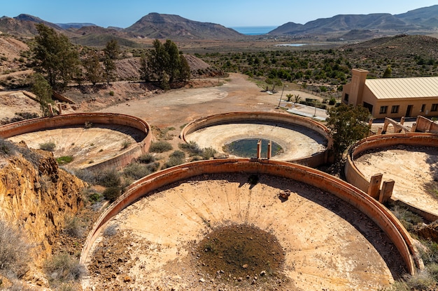 Oude verlaten goudmijn in Rodalquilar. Cabo de Gata. Spanje.