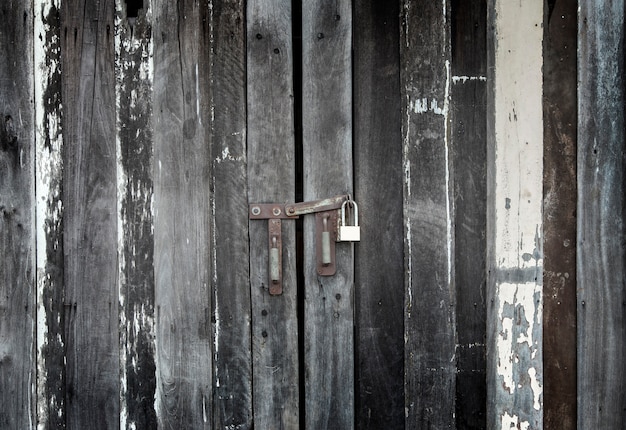 Foto oude zwarte houten deur achtergrond