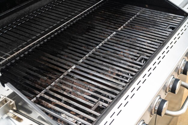 Outdoor gas grill