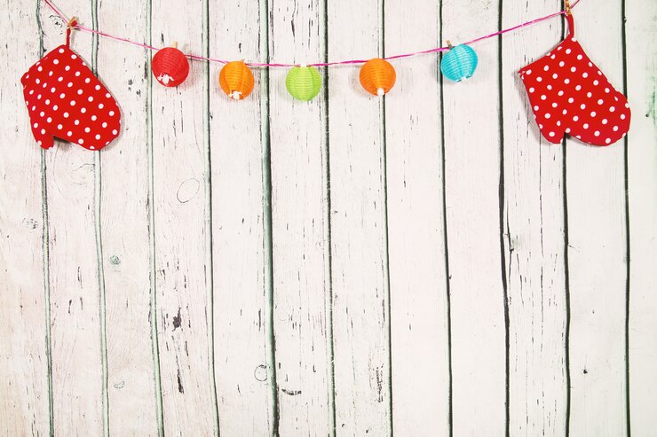 oven glove hang on the wooden wall