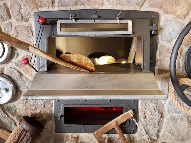 Foto forno con pane fresco