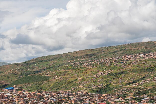 Photo overcrowding slum built on a hill underdevelopment in south america poverty