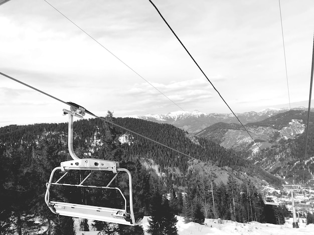 Photo overhead cable car against sky