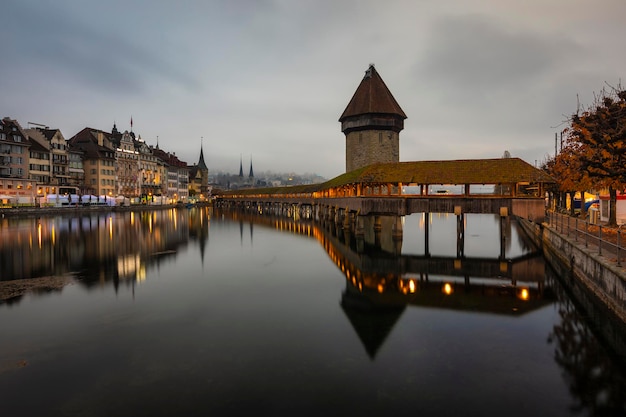 Overnachting op de Kapellbrcke-brug op Luzern