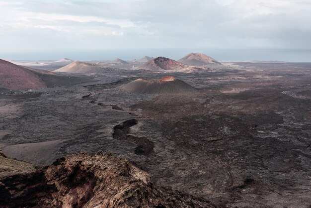 Overzicht van het vulkanische kratersgebied van het natuurpark Timanfaya op Lanzarote