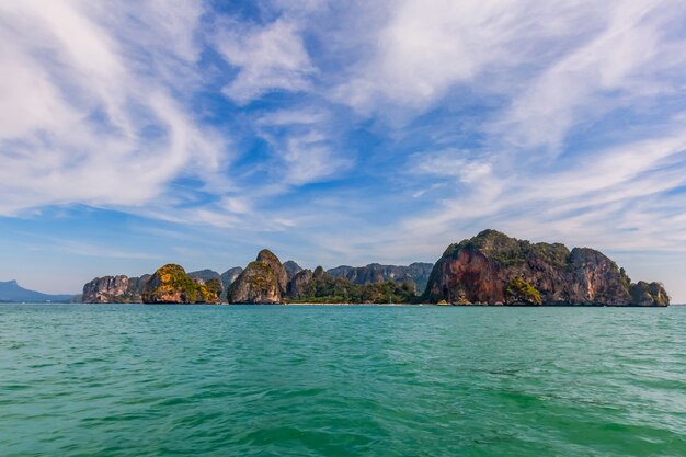 Overzicht van Railay Beach Is een populair strand in Krabi, Thailand