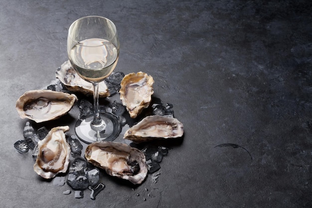 Oysters and wine