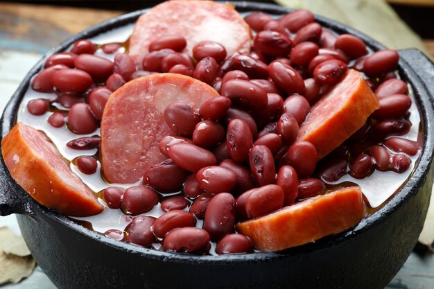 Paarse bonen feijoada