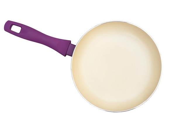 Foto paarse keramische koekenpan op witte achtergrond bovenaanzicht