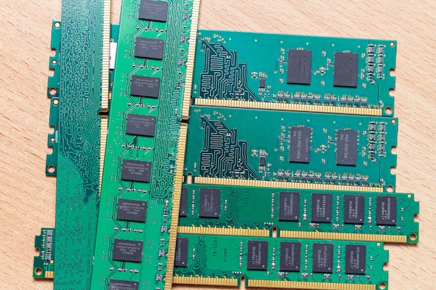 Pack of ddr dimm memory modules in a service