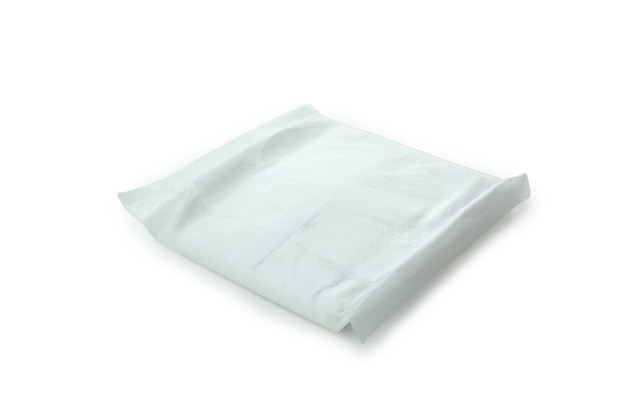 白い背景で隔離の生理用ナプキンとパッケージ