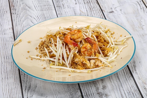 Pad thai noedels met garnalen