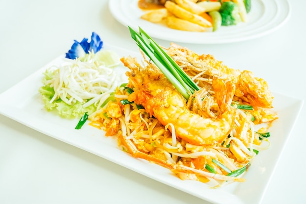 Pad thai noodles