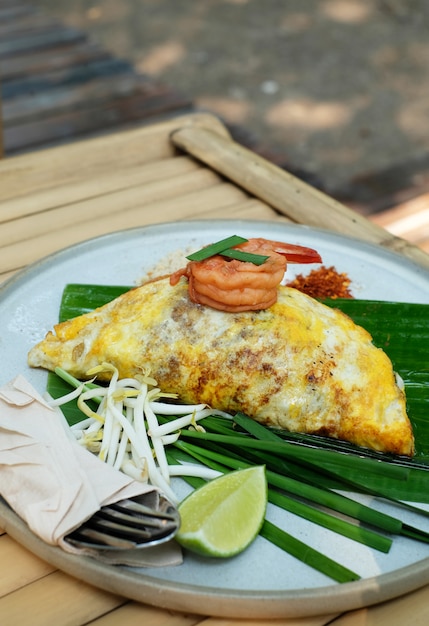 Pad Thai op een bord