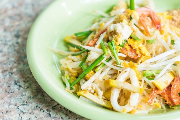 Pad Thai, Roergebakken noedels in Thaise stijl