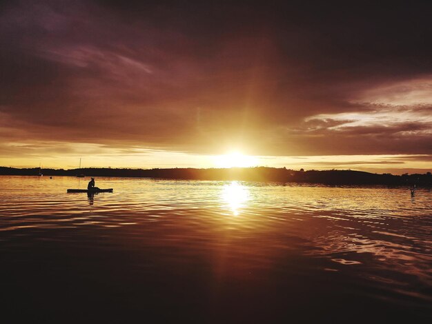 Photo paddle boarding at subset