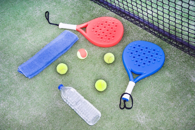 paddle tennisracket en bal