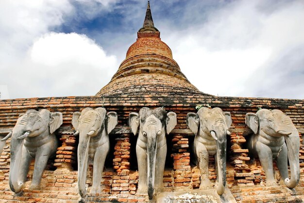 A pagoda that looks very grand