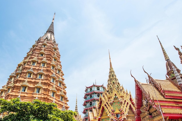 タイのカンチャナブリにあるワット・サム・スワ (Tiger Cave Temple Wat Tham Sua) のパゴダ