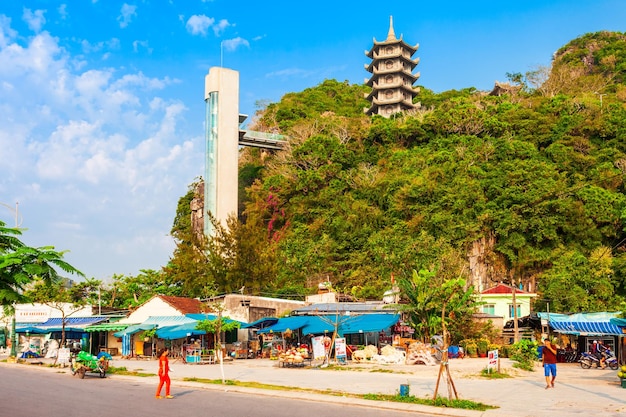 Pagode bij marmeren bergen Danang