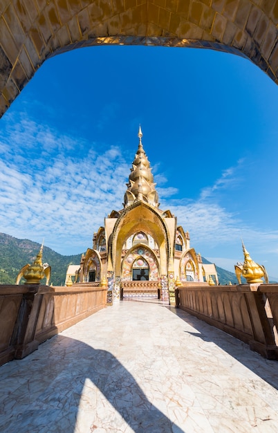 Foto pagode bij phasornkaew-tempel. khao kho, phetchabun, thailand.