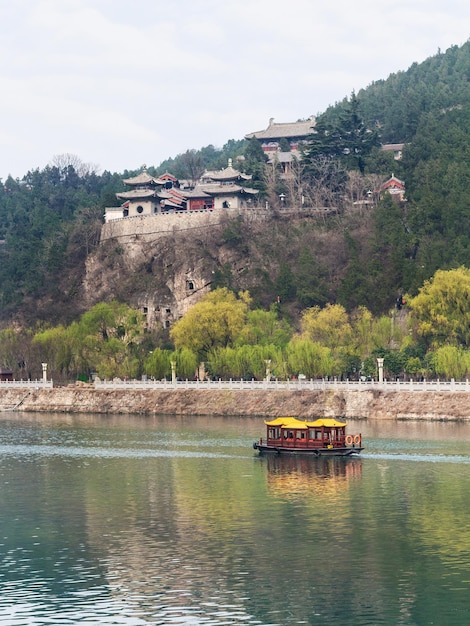 Pagoden op East Hill of Longmen Caves