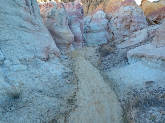 콜로라도 주 칼한(Calhan) 마을 근처에 있는 페인트 마인즈 해석 공원(Paint Mines Interpretive Park).