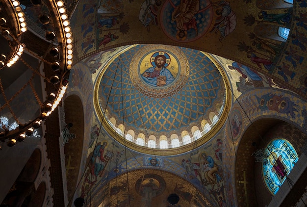 Расписные арки Морского собора Святого Николая в Кронштадте, Санкт-Петербург, Россия