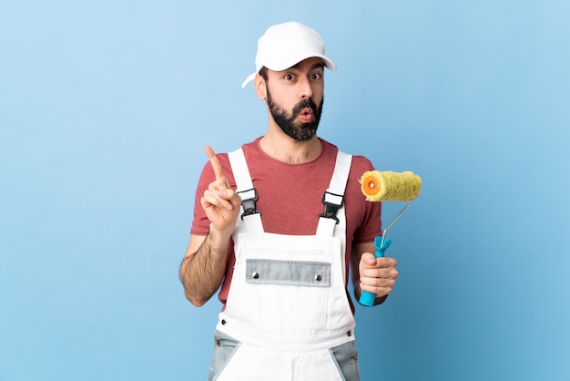 Photo painter man in studio