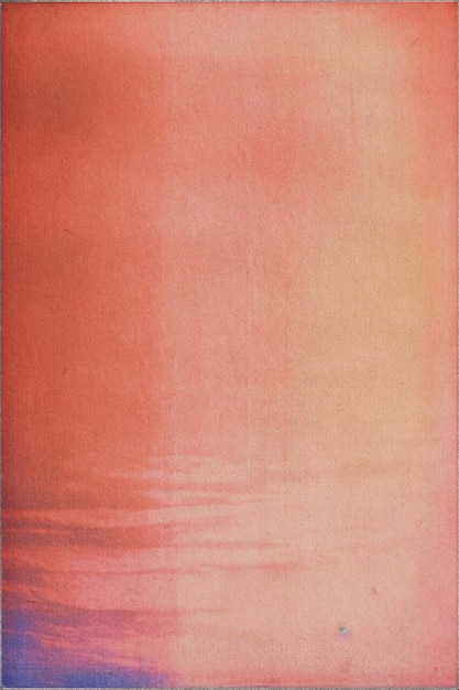 Картина розово-оранжевого цвета на красном фоне.