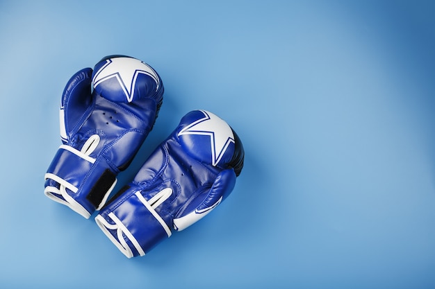 Photo a pair of leather boxing gloves