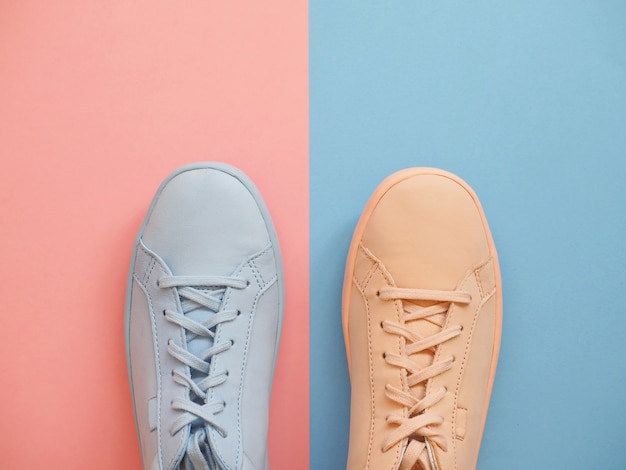 Photo a pair of shoes of different colors together