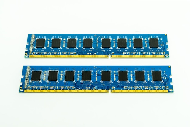 Photo a pair of twin ddr3 memories on blue plates on a smooth