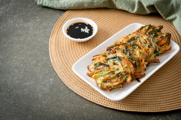 Photo pajeon or korean pancake or korean pizza