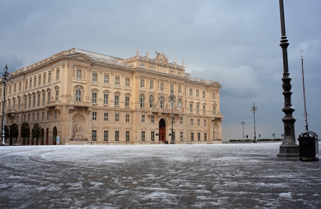 Дворец края, Триест