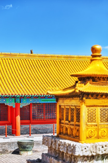 Palazzi, pagode all'interno del territorio del museo della città proibita a pechino nel cuore della città, cina.