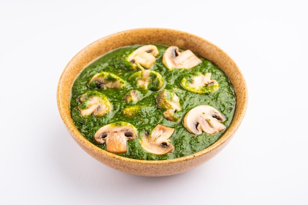 Palak Mushroom is a healthy and delicious dish of sauteed button mushrooms and aromatics in a creamy spinach sauce