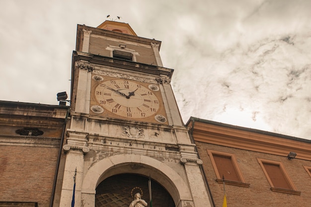 Photo palazzo comunale in modena, italy in english town hall building