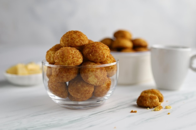 パームチーズボールクッキーは、小麦粉グラニュー糖パルメザンチーズから作られたクッキーです